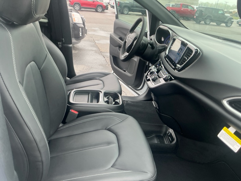 2027 Chrysler Pacifica