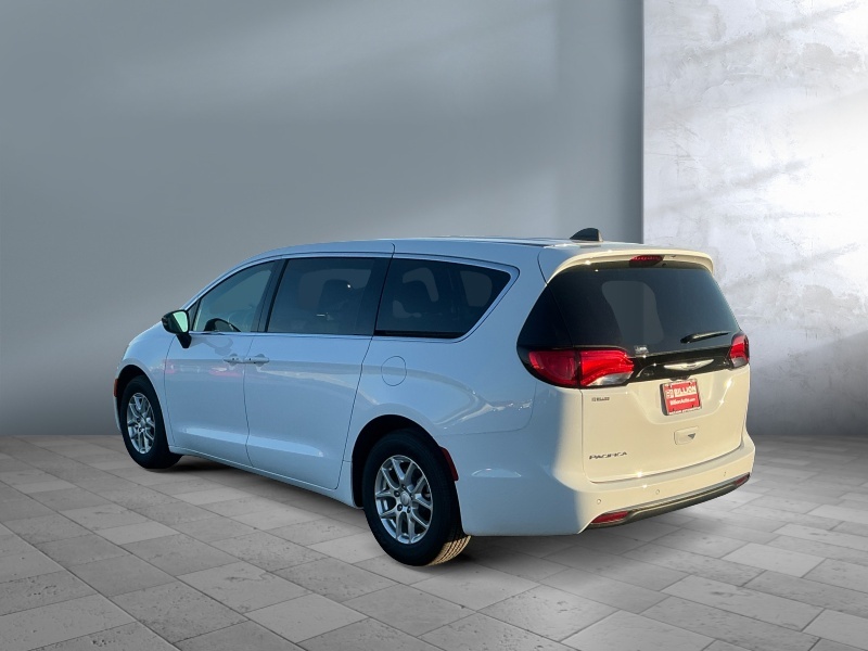 2027 Chrysler Pacifica