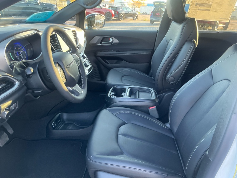 2027 Chrysler Pacifica
