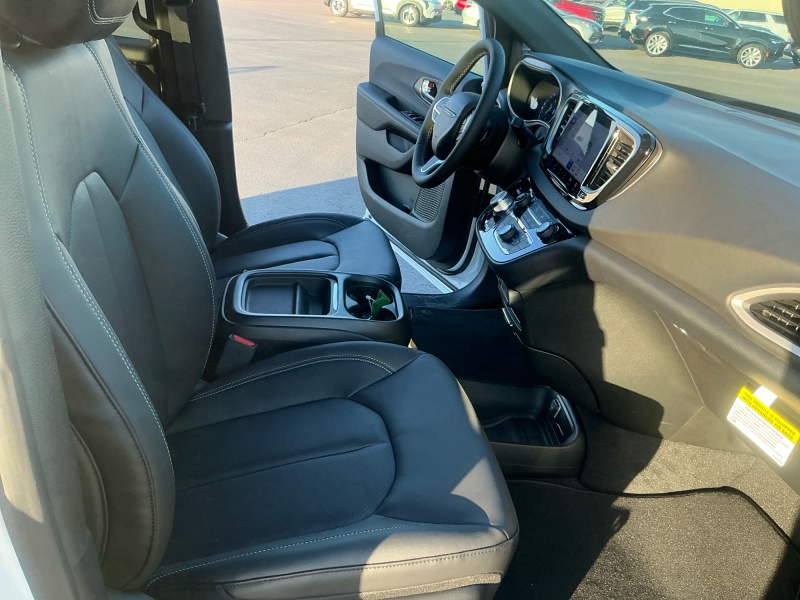 2027 Chrysler Pacifica