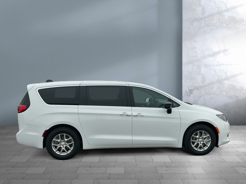 2027 Chrysler Pacifica