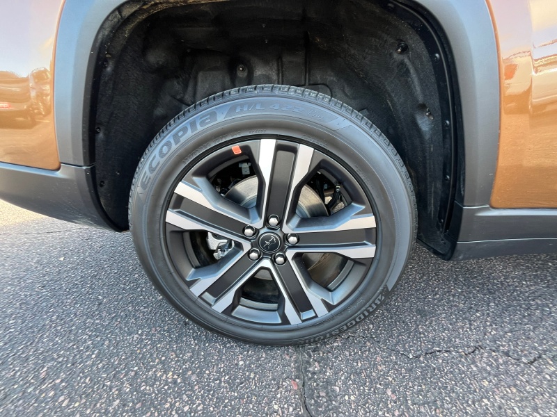 2027 Jeep Grand Cherokee L