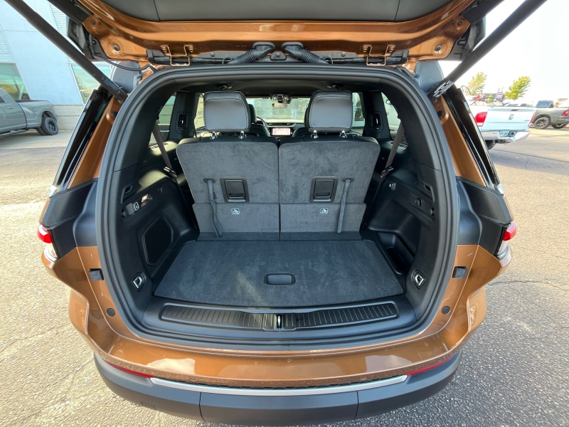 2027 Jeep Grand Cherokee L