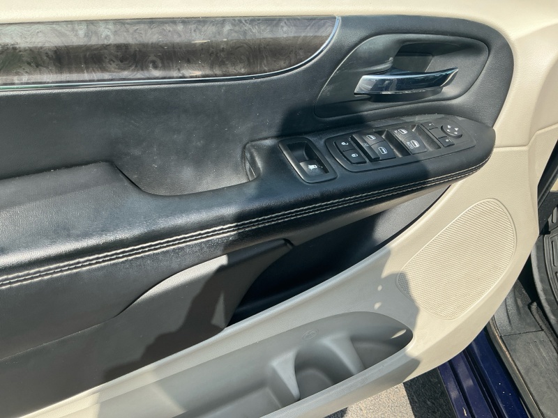 2015 Chrysler Town and Country