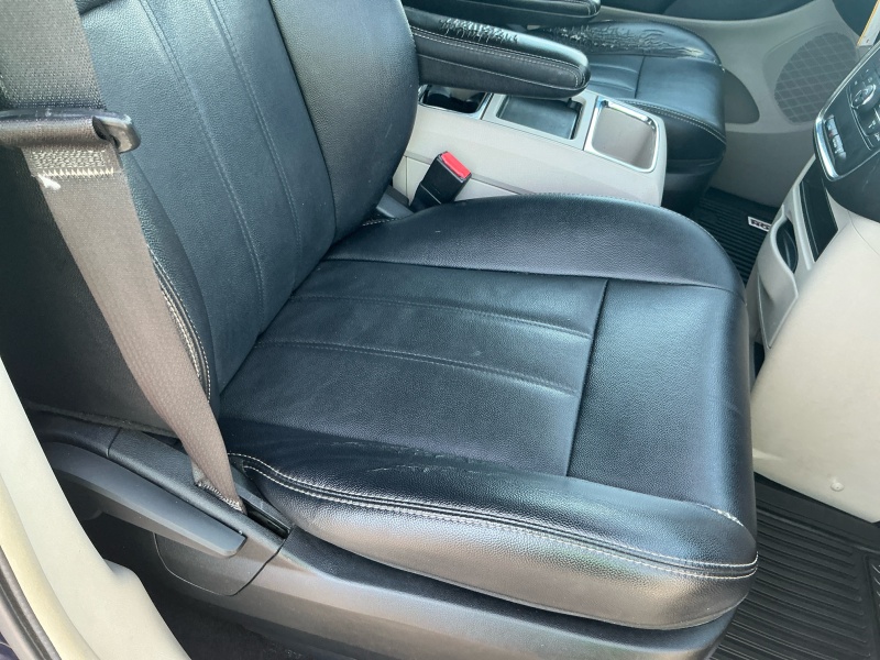 2015 Chrysler Town and Country