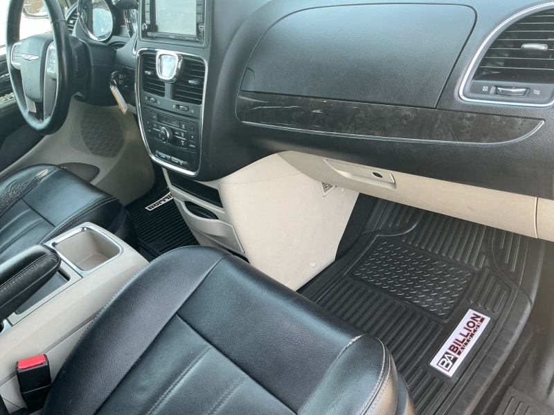 2015 Chrysler Town and Country