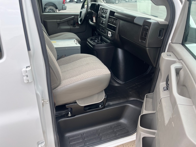 2023 GMC Savana Cargo Van