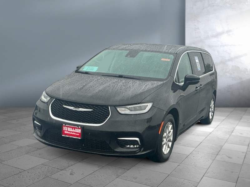 Used 2023 Chrysler Pacifica Touring L Vans