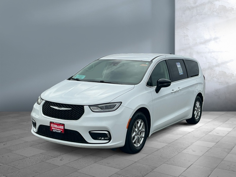 Used 2024 Chrysler Pacifica Touring L Vans