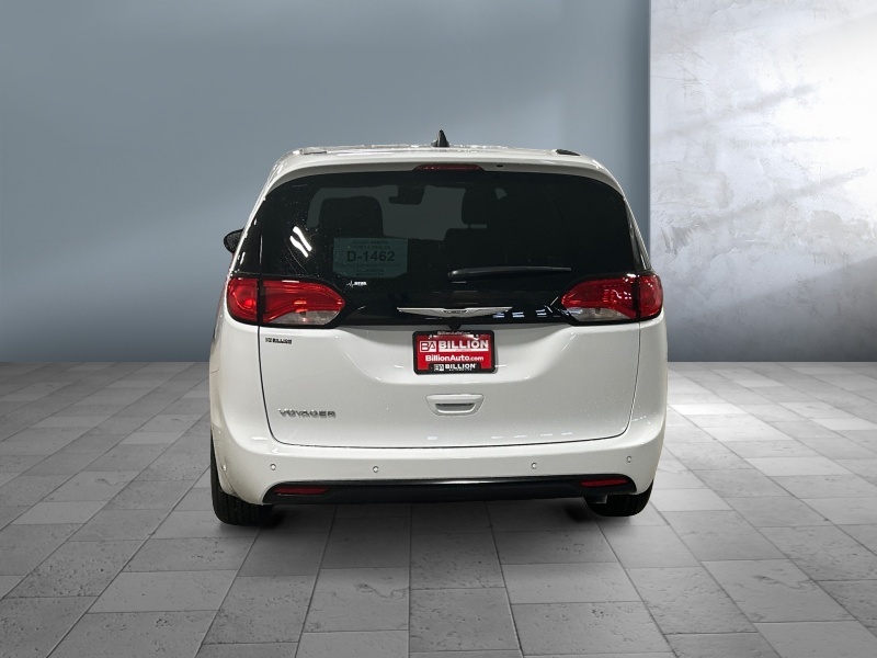 2026 Chrysler Voyager