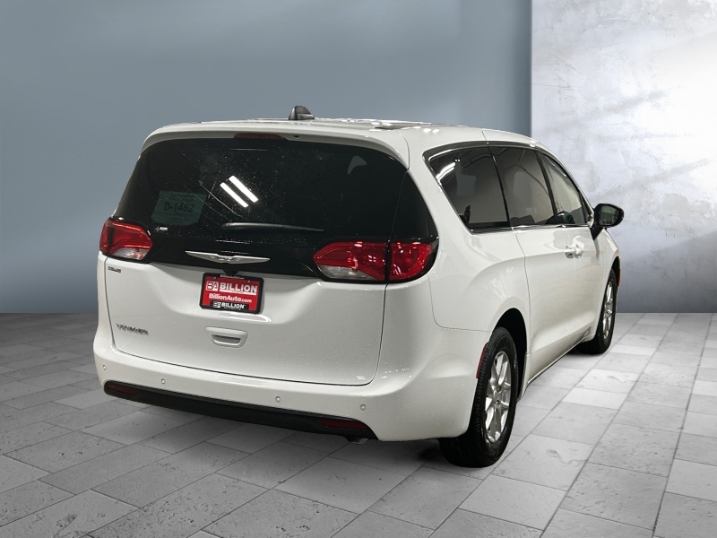 2026 Chrysler Voyager