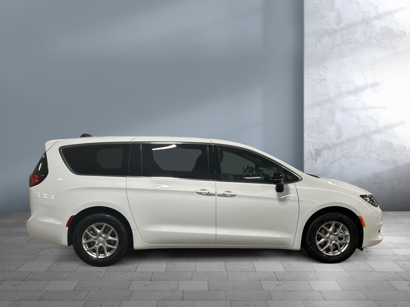 2026 Chrysler Voyager