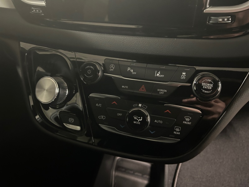 2026 Chrysler Voyager