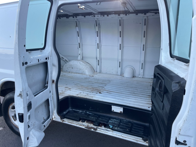 2015 GMC Savana Cargo Van