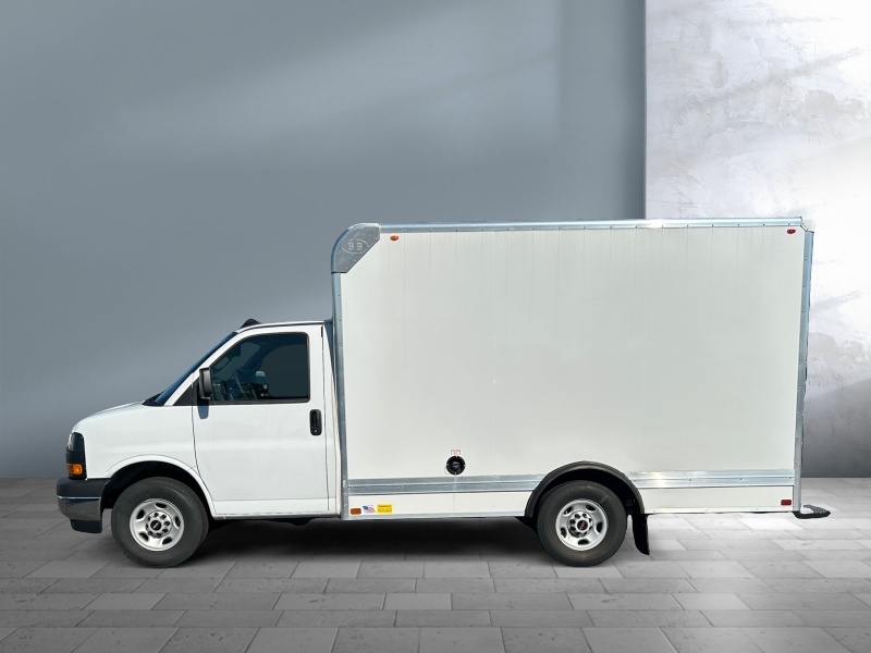 2025 GMC Savana Commercial Cutaway