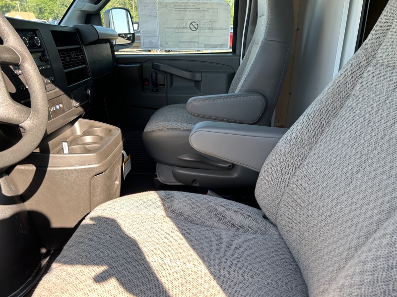 2025 GMC Savana Commercial Cutaway