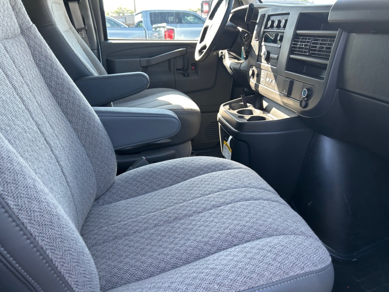 2025 GMC Savana Commercial Cutaway