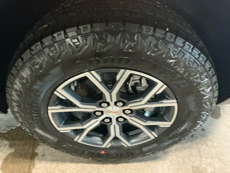 2025 GMC Acadia