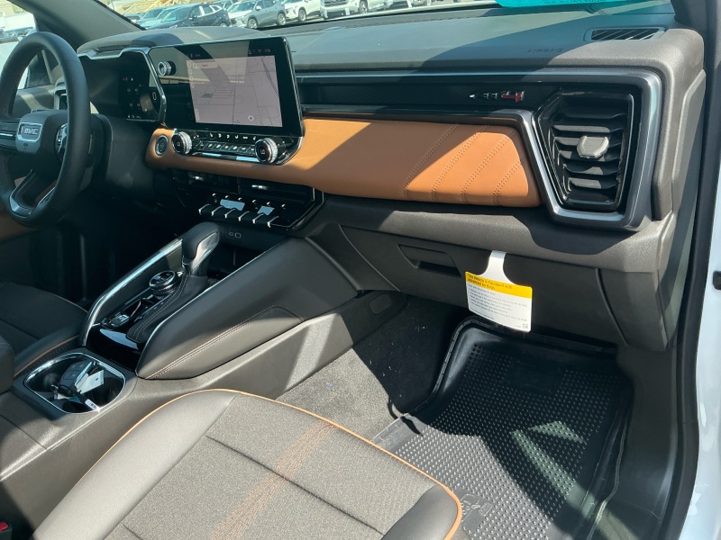 2025 GMC Canyon