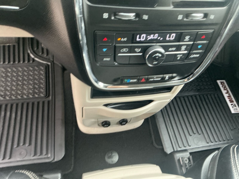 2014 Chrysler Town and Country