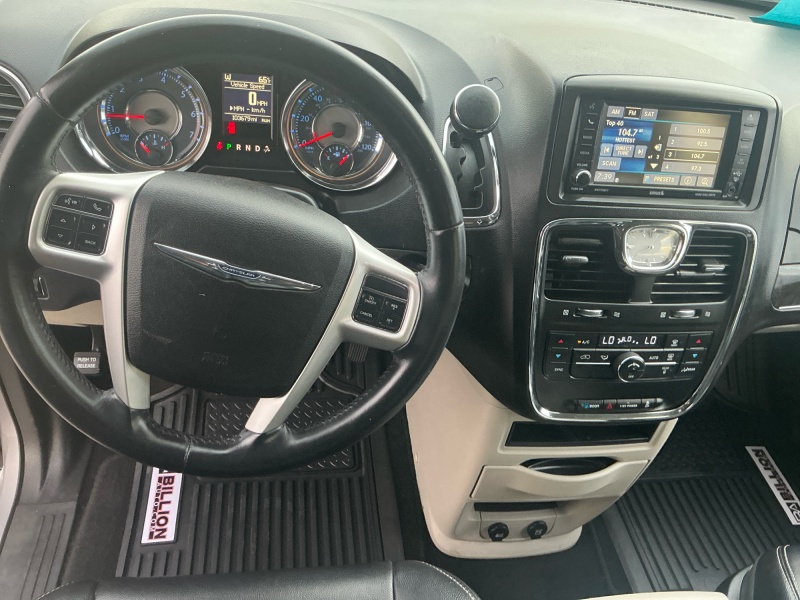 2014 Chrysler Town and Country