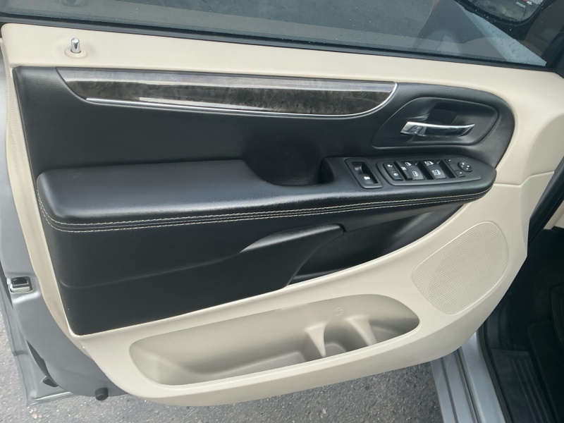 2014 Chrysler Town and Country