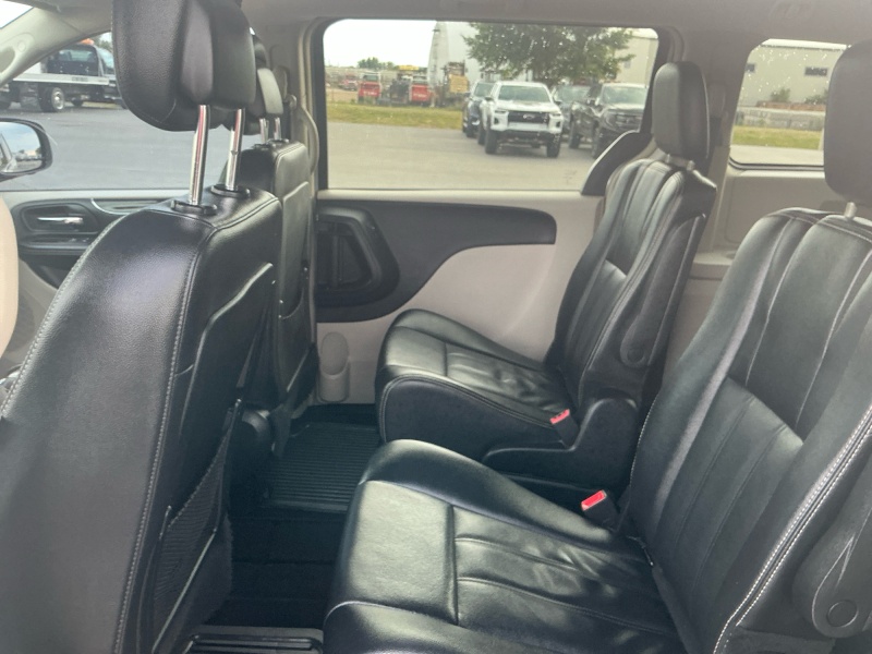 2014 Chrysler Town and Country