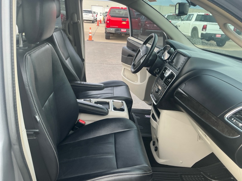 2014 Chrysler Town and Country