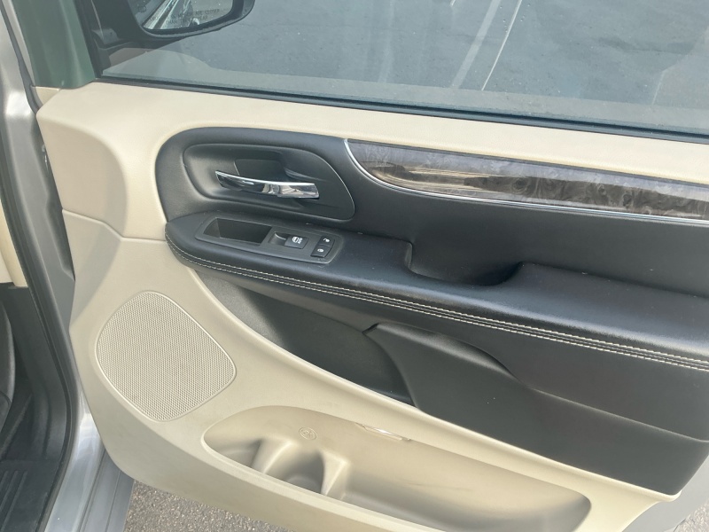 2014 Chrysler Town and Country