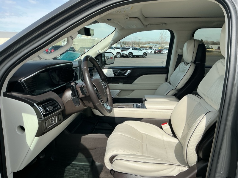 2022 Lincoln Navigator