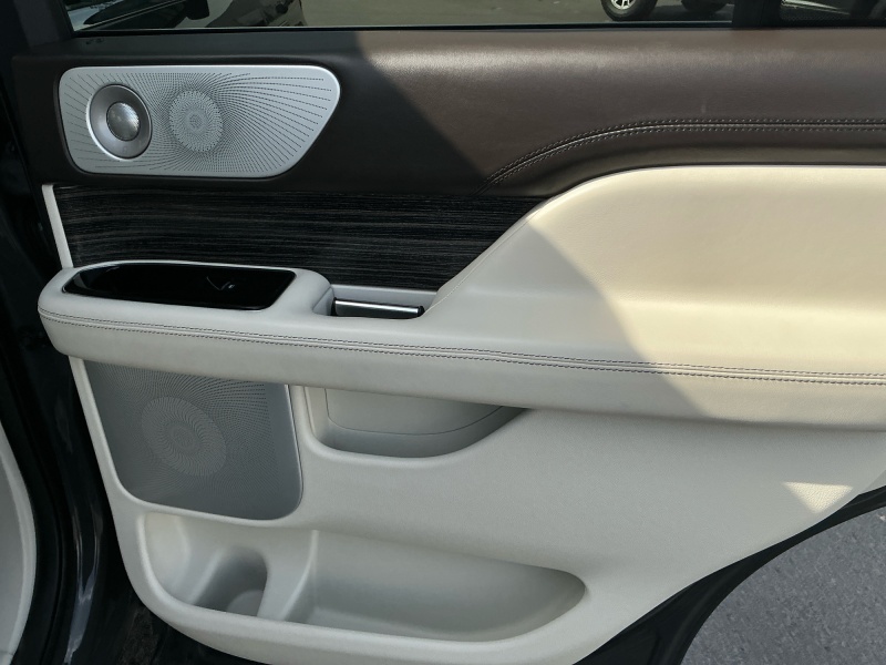 2022 Lincoln Navigator
