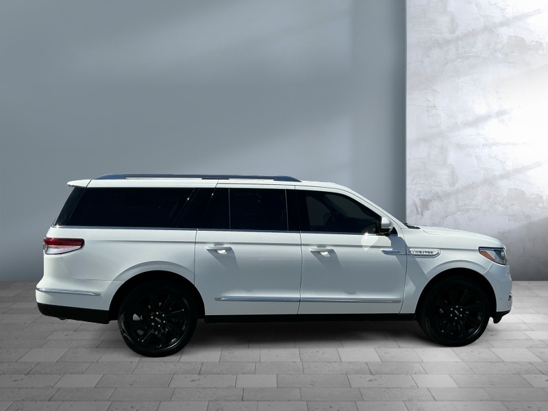 2023 Lincoln Navigator L