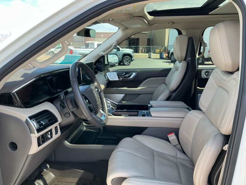 2023 Lincoln Navigator L