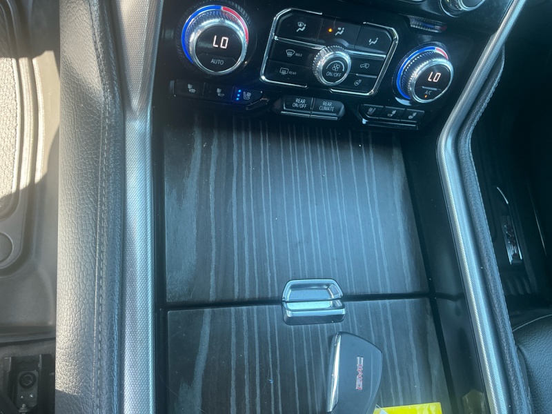 2023 GMC Yukon