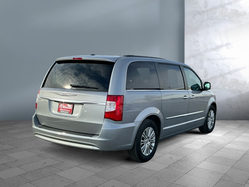 2013 Chrysler Town and Country