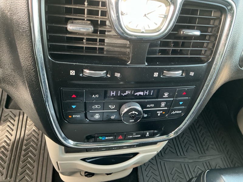 2013 Chrysler Town and Country