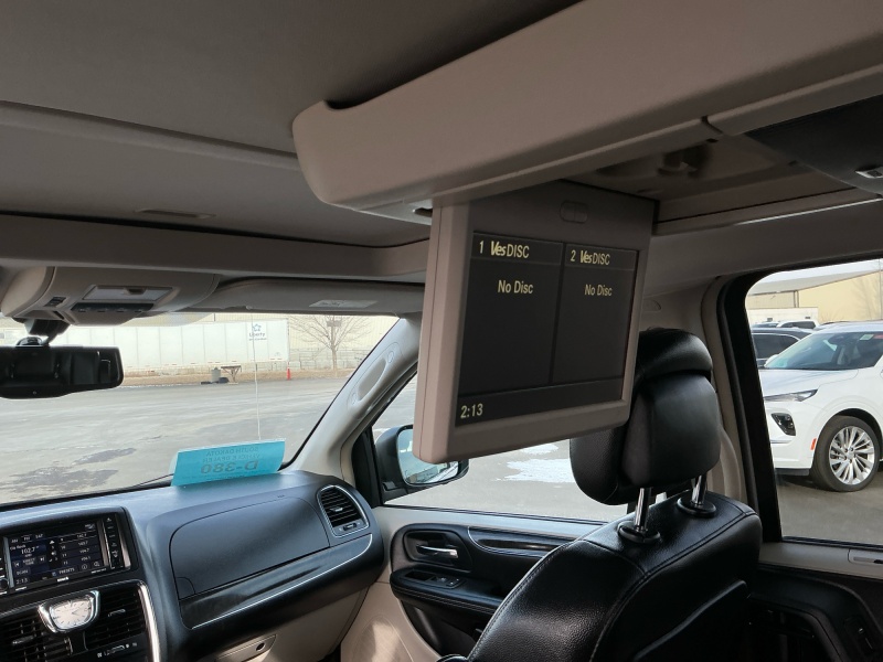 2013 Chrysler Town and Country