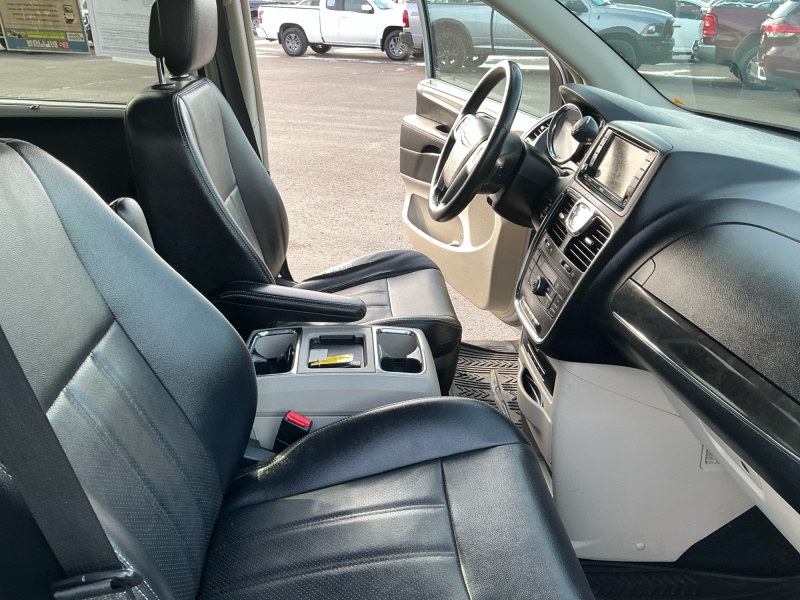 2013 Chrysler Town and Country