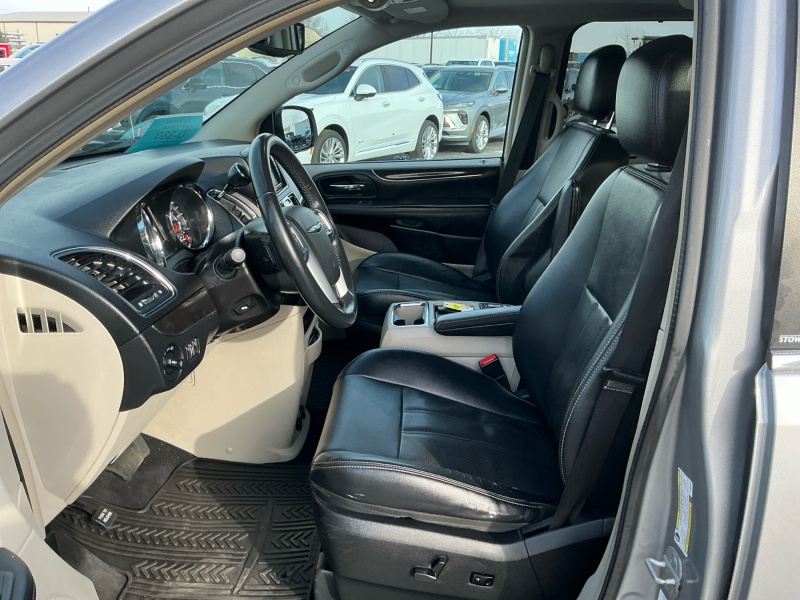 2013 Chrysler Town and Country