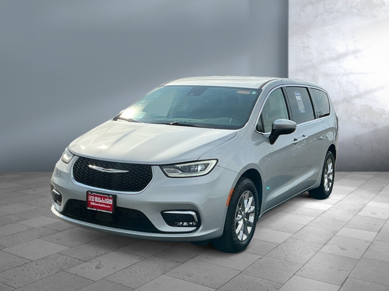 Used 2023 Chrysler Pacifica Touring L Vans