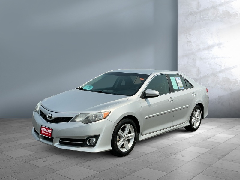 Used 2014 Toyota Camry SE Cars