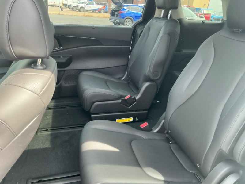 2027 Kia Carnival Hybrid