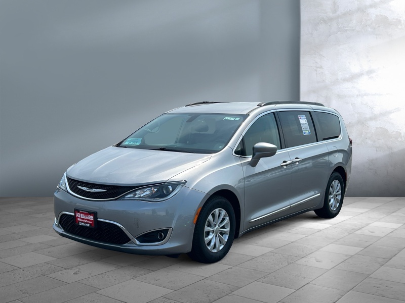 Used 2017 Chrysler Pacifica Touring-L Van
