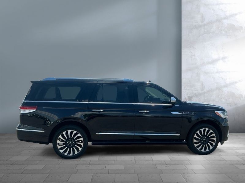 2023 Lincoln Navigator L