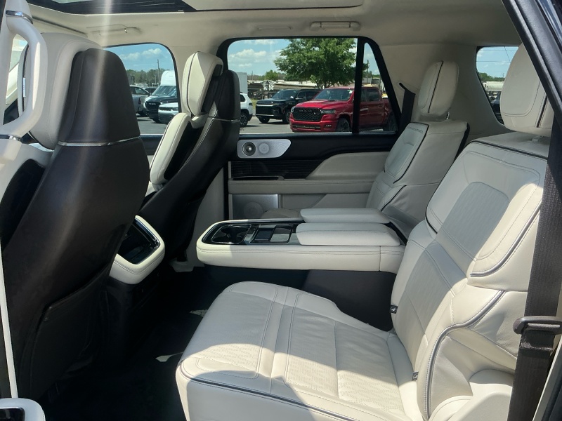 2023 Lincoln Navigator L