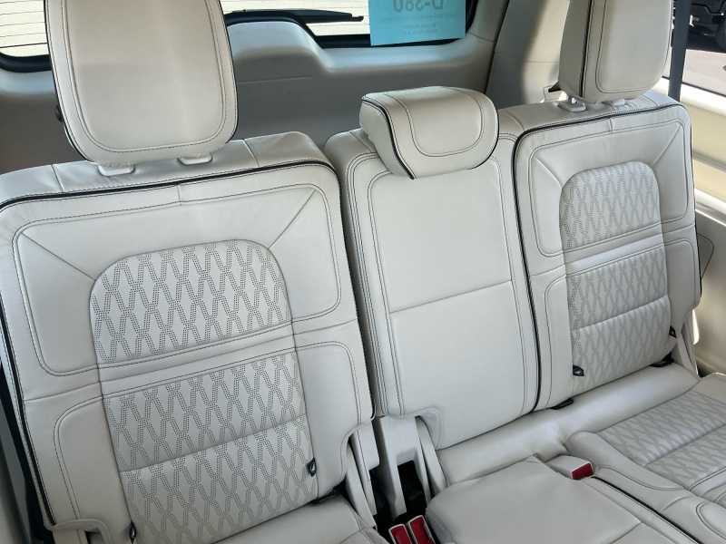 2023 Lincoln Navigator L