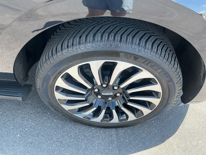 2023 Lincoln Navigator L