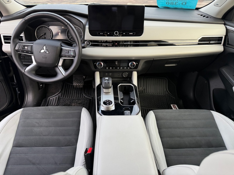 2025 Mitsubishi Outlander