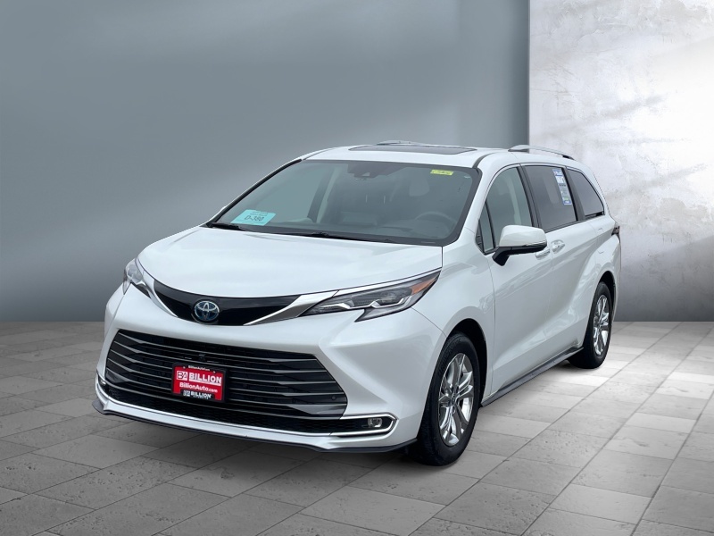 Used 2022 Toyota Sienna Platinum Vans