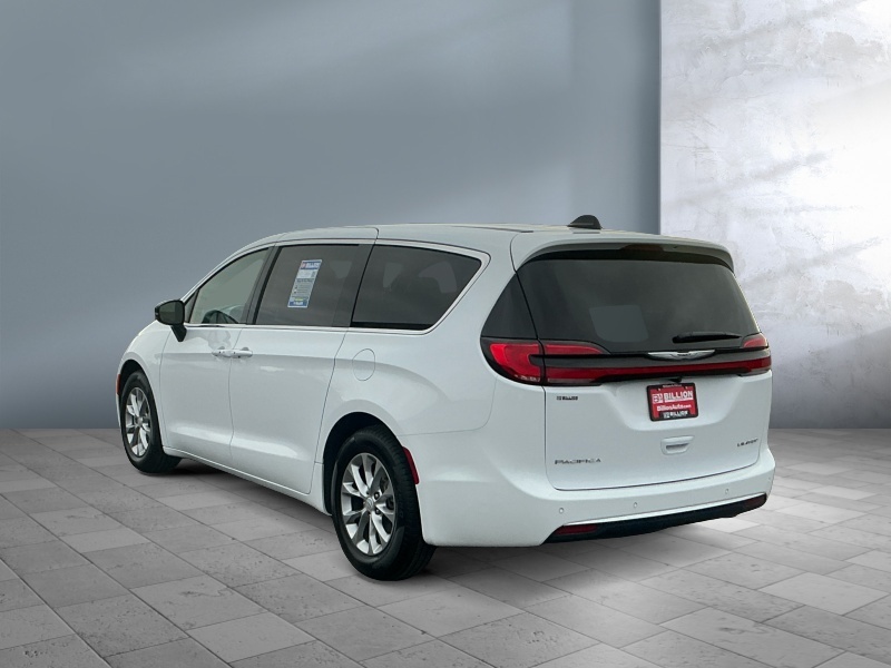 2026 Chrysler Pacifica